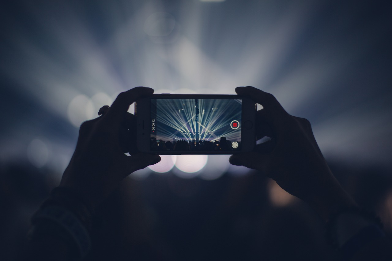 iphone-1836071_1280